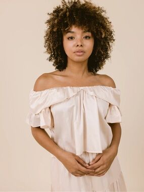 Laroque- Mary Alden Off-Shoulder Ruffle Blouse Top in Soft Cream 100% Cotton
